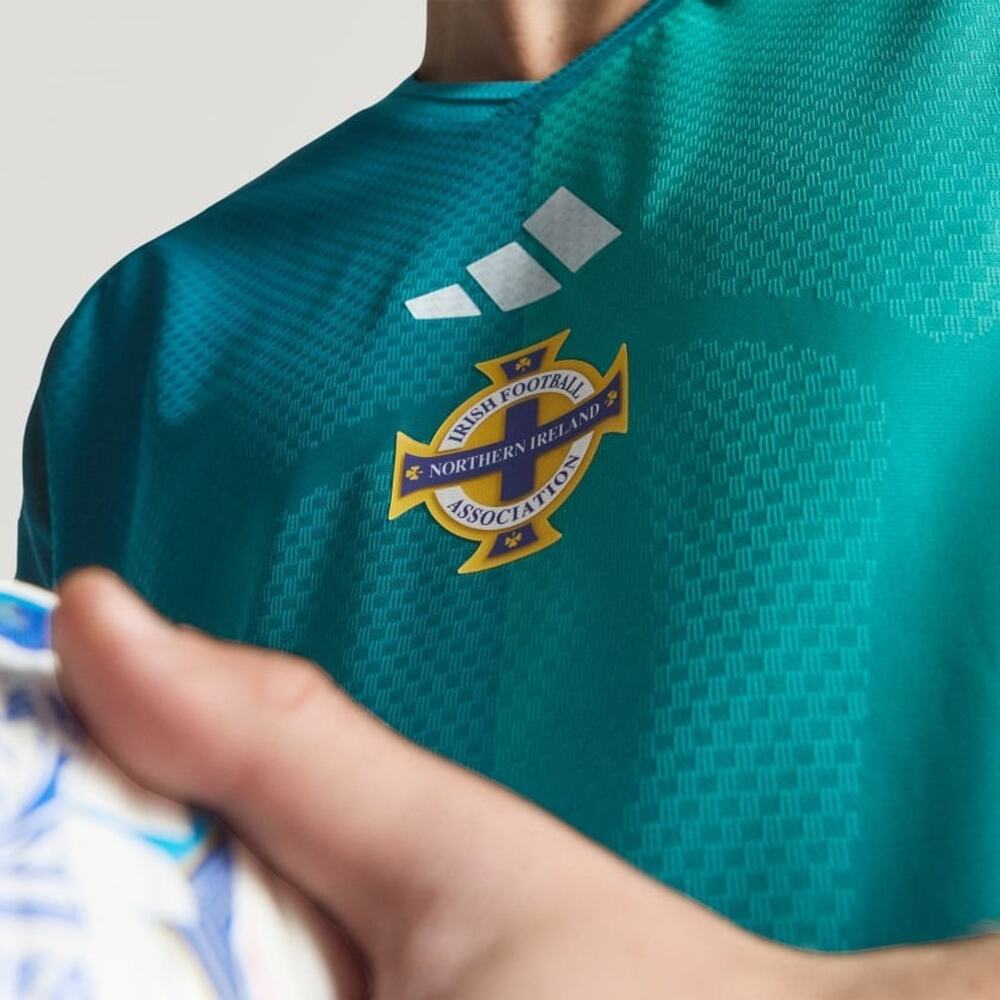 NWT adidas Northern Ireland 2026 Authentic Home Jersey Men L Green Soccer Slim - Picture 6 of 15
